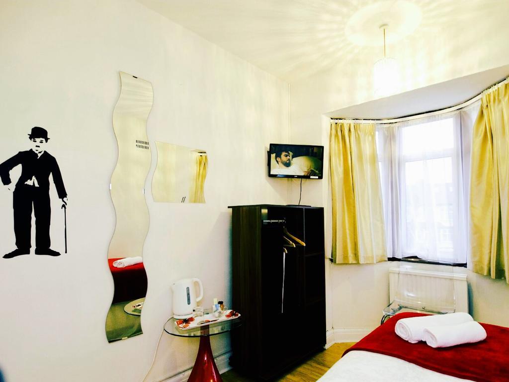 Gable Lodge London B&B Enfield Zewnętrze zdjęcie