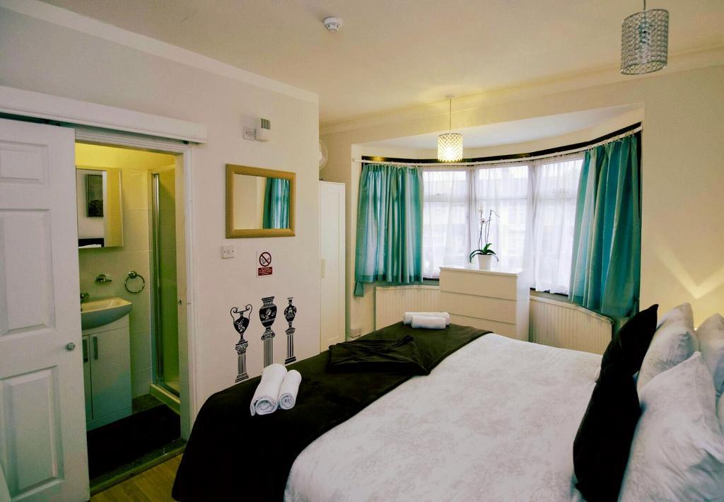 Gable Lodge London B&B Enfield Zewnętrze zdjęcie