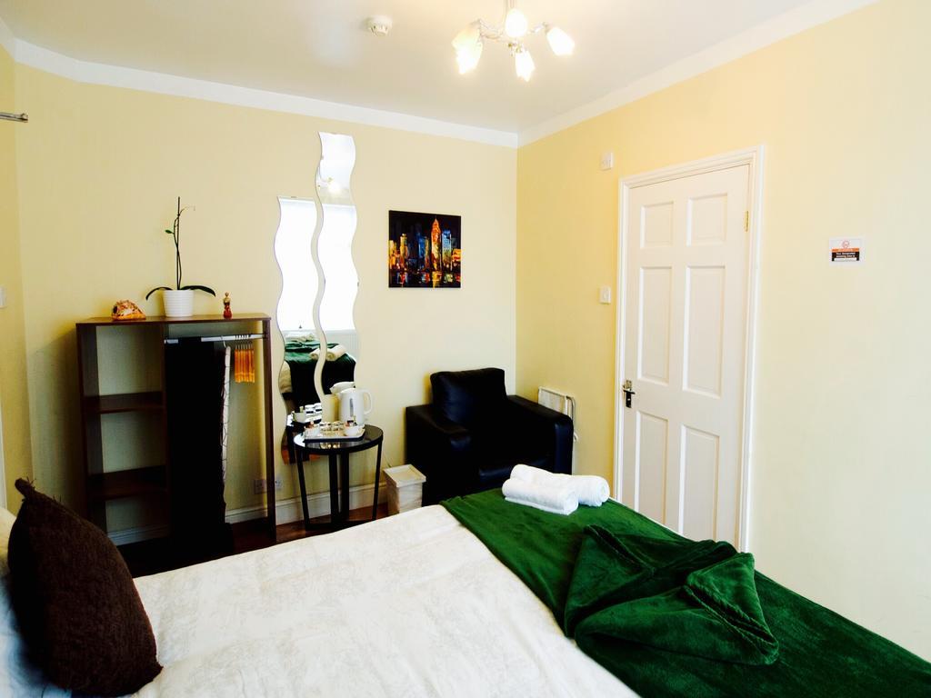 Gable Lodge London B&B Enfield Zewnętrze zdjęcie