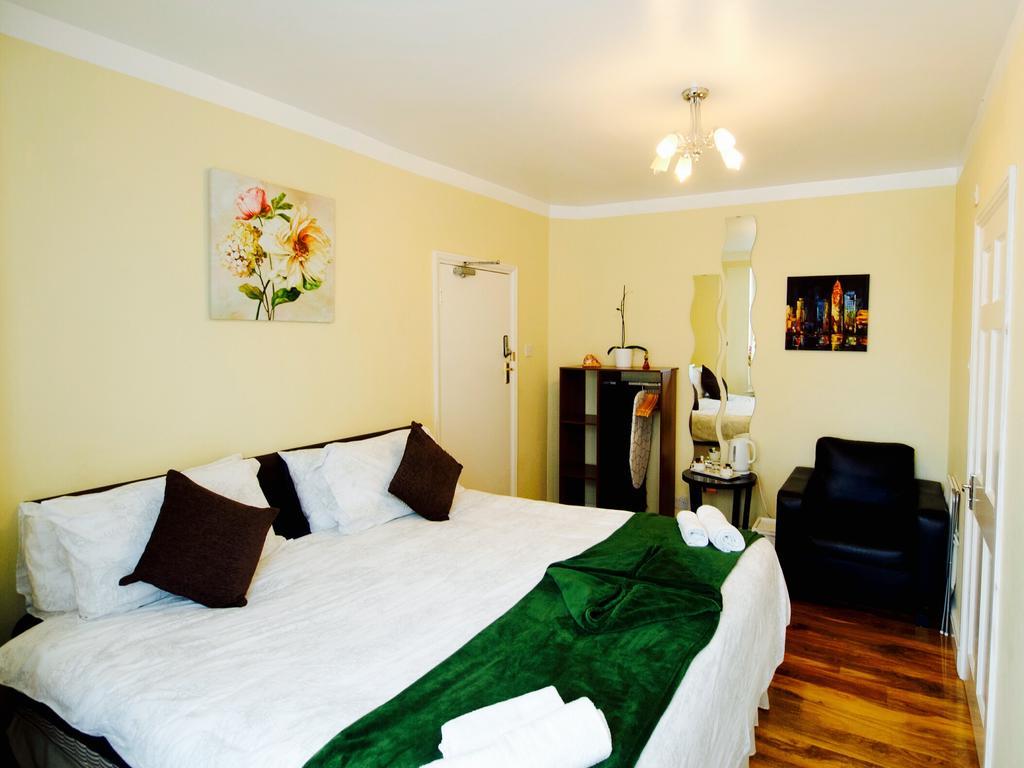 Gable Lodge London B&B Enfield Zewnętrze zdjęcie