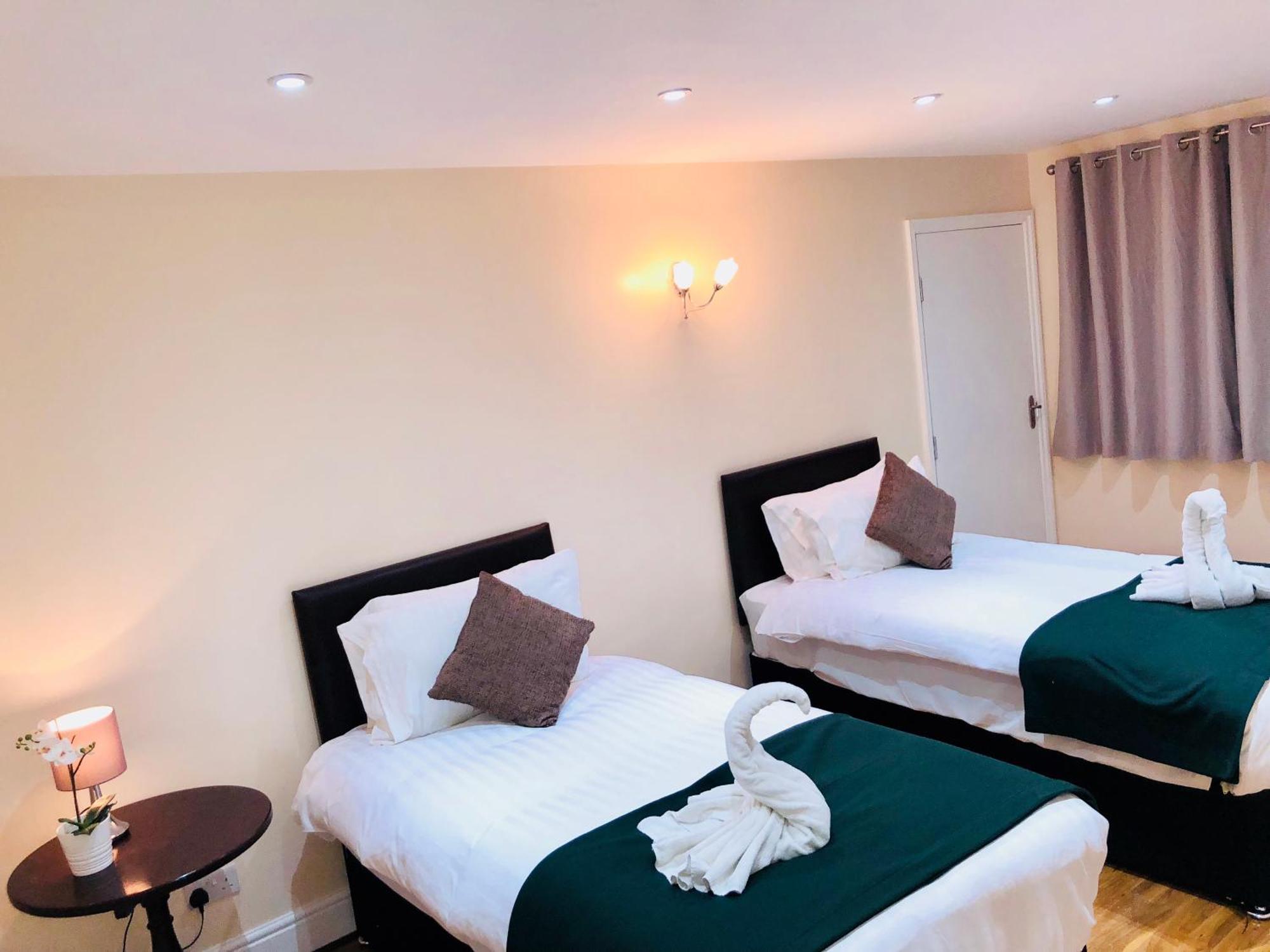 Gable Lodge London B&B Enfield Zewnętrze zdjęcie